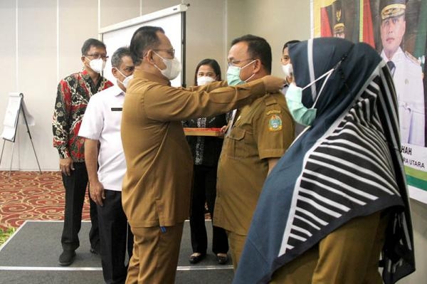 Pj Sekdaprov Buka Bimtek Dinas BMBK Sumut Aparatur Harus Miliki Persepsi yang Sama Tentang Pengawasan, Administrasi dan Mutu Pekerjaan